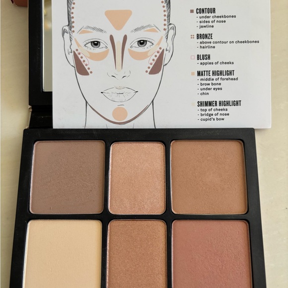 @marylunzman Cali Contour Palette with Palm Design - Picture 6 of 6